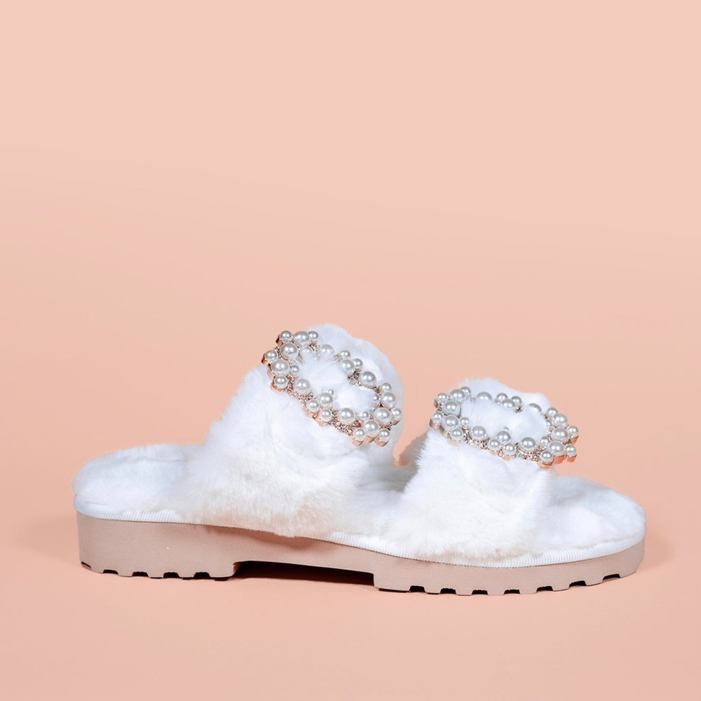 Pearl-Embellished White Faux Fur Slide Slippers